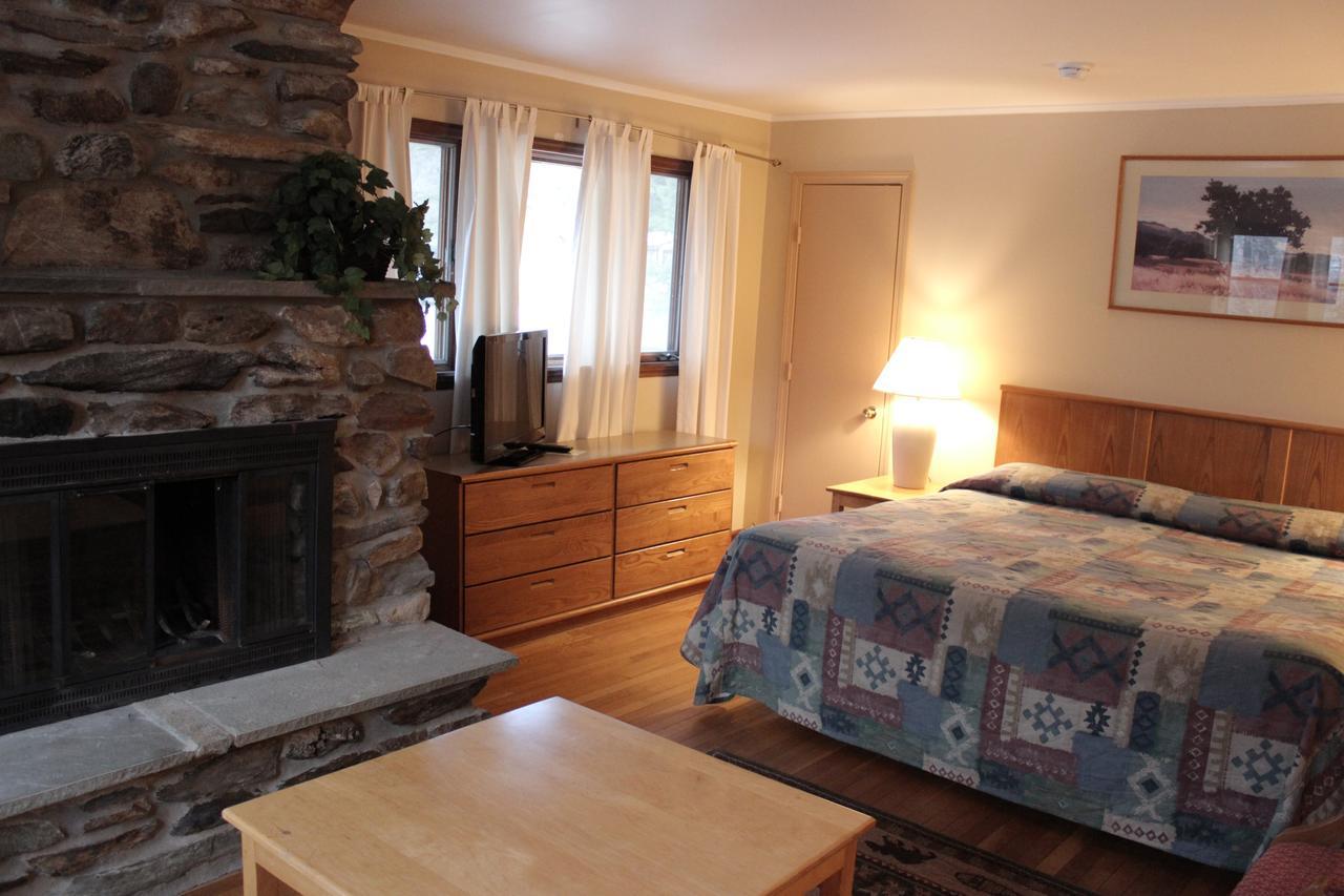 Nootka Lodge Woodsville Экстерьер фото